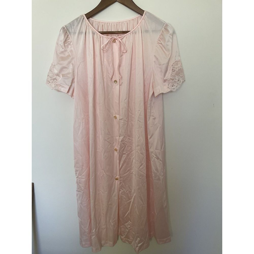 Lorraine Short Robe Large Peachy Pink‎ Nylon Silky Lace Iridescent Buttons Vtg
